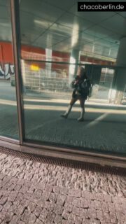 Last Friday I experienced something special ✨ 

I was invited to a performance by a Japanese artist, 
and it truly moved me. 

Moments like this remind me how powerful art can be. 
Still thinking about it 🤍
Thank you 🙏🏼 

#berlin #berlinlife @megumi_hayami