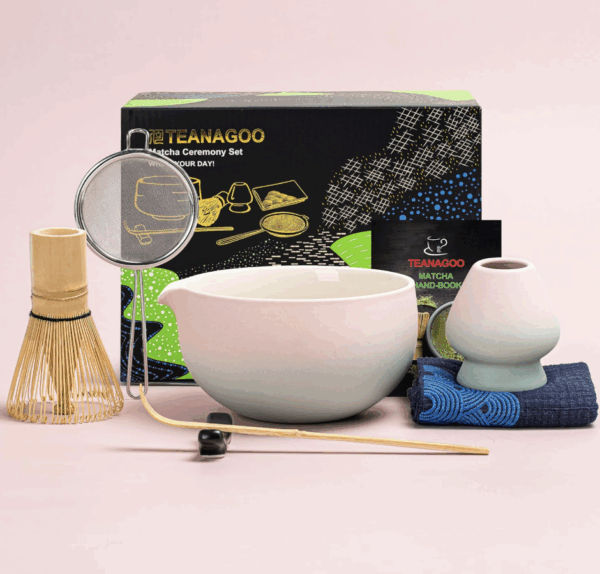 TEANAGOO Matcha Set, Matcha Broom Set, Matcha Tea Set, Matcha Bowl, Matcha Broom Set, Matcha Bowl with Spout Bamboo, 7 Pieces, Matcha Accessories for Matcha Lovers, N11, Green Colour Gradient Pink